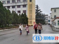 安順學(xué)院附屬高級中學(xué)2025年招生辦聯(lián)系電話