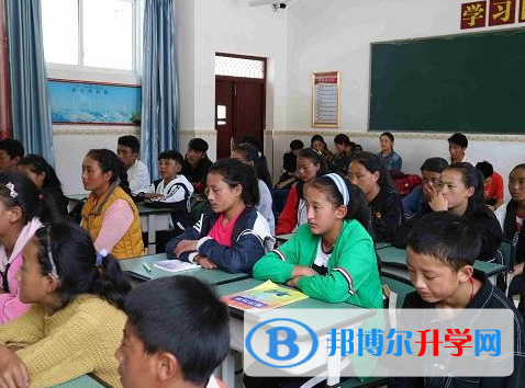 甘孜縣民族中學2021年報名條件、招生要求、招生對象