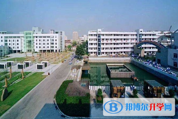 泰興市第一高級中學地址，乘車路線