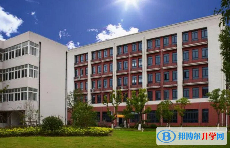 上海工商職業(yè)技術(shù)學(xué)院高中部招生簡(jiǎn)章2025年