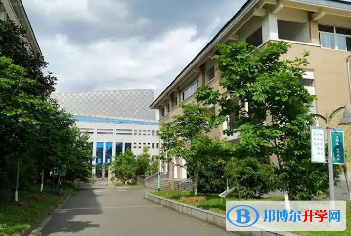 四川省青川第一高級中學(xué)地址，乘車路線